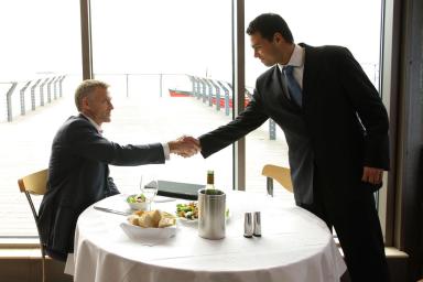 Lunch interview tips - make a graceful exit